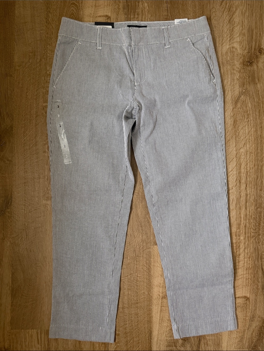 Tommy Hilfiger Women’s Straight Crop Seersucker Pants in Blue-White Stripe